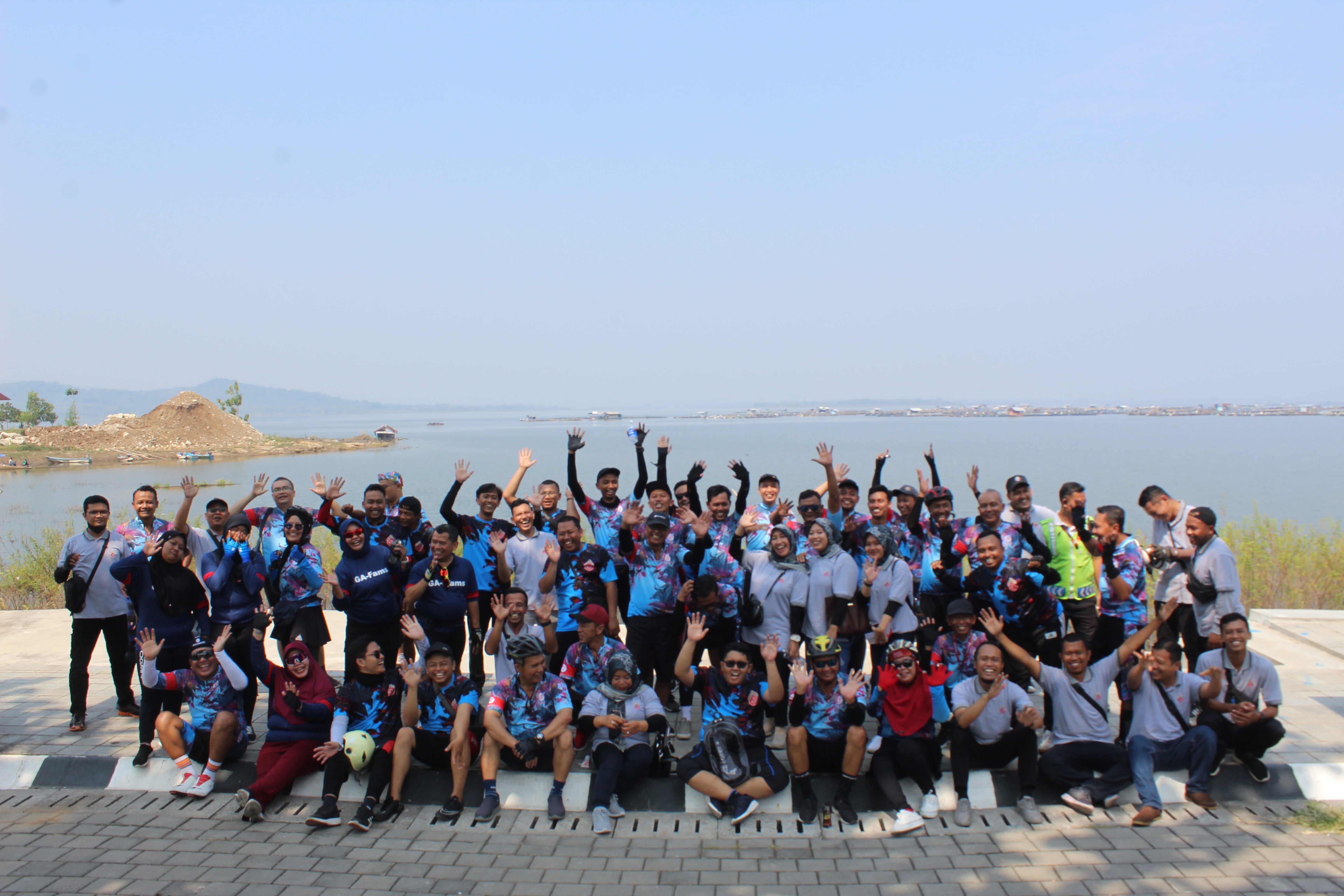 Karyawan BPR Danamas Pratama, Gowes Seru Menuju Waduk Gajah Mungkur